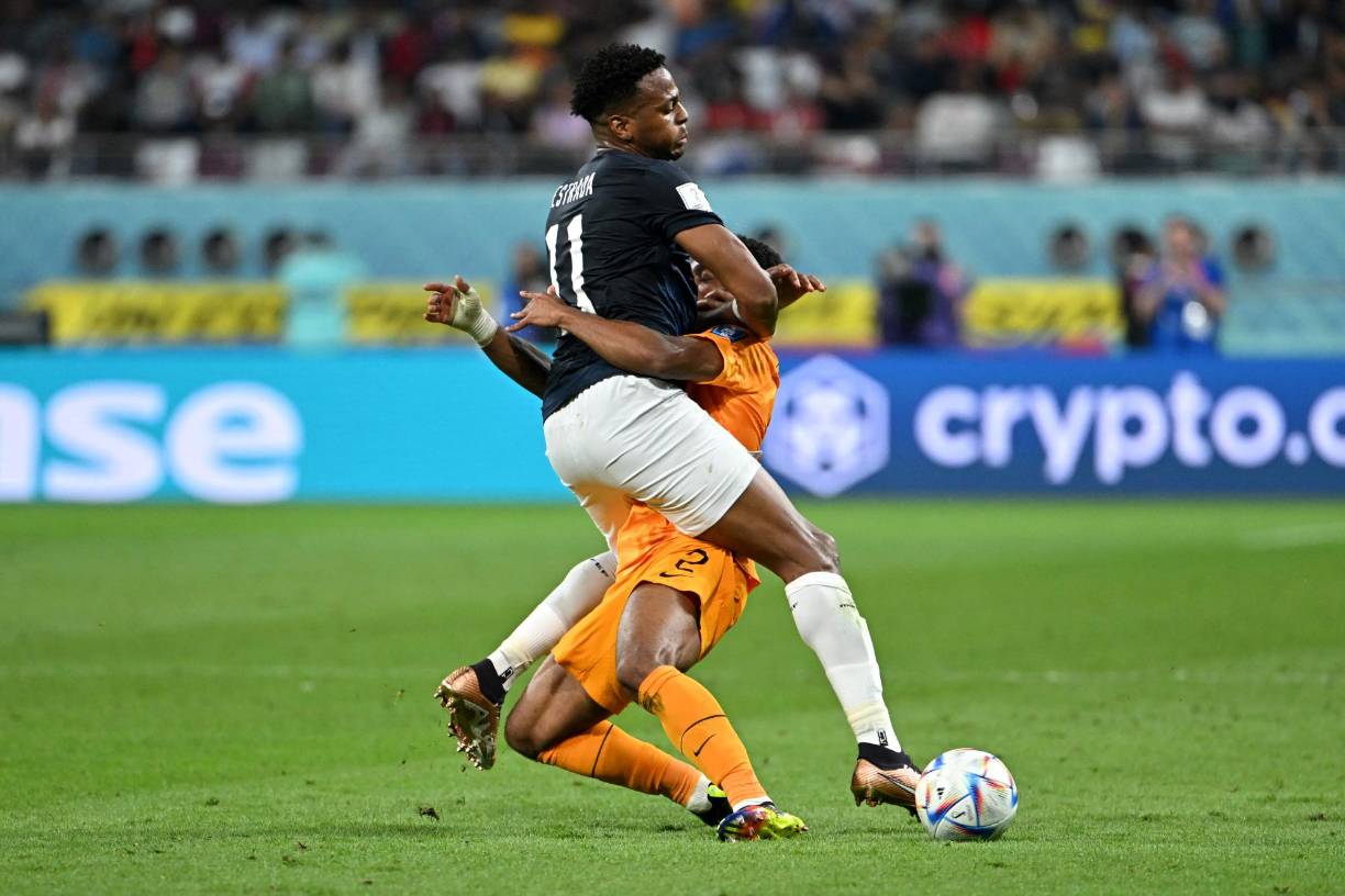 Ambos equipos pelearon por llevarse los tres puntos.