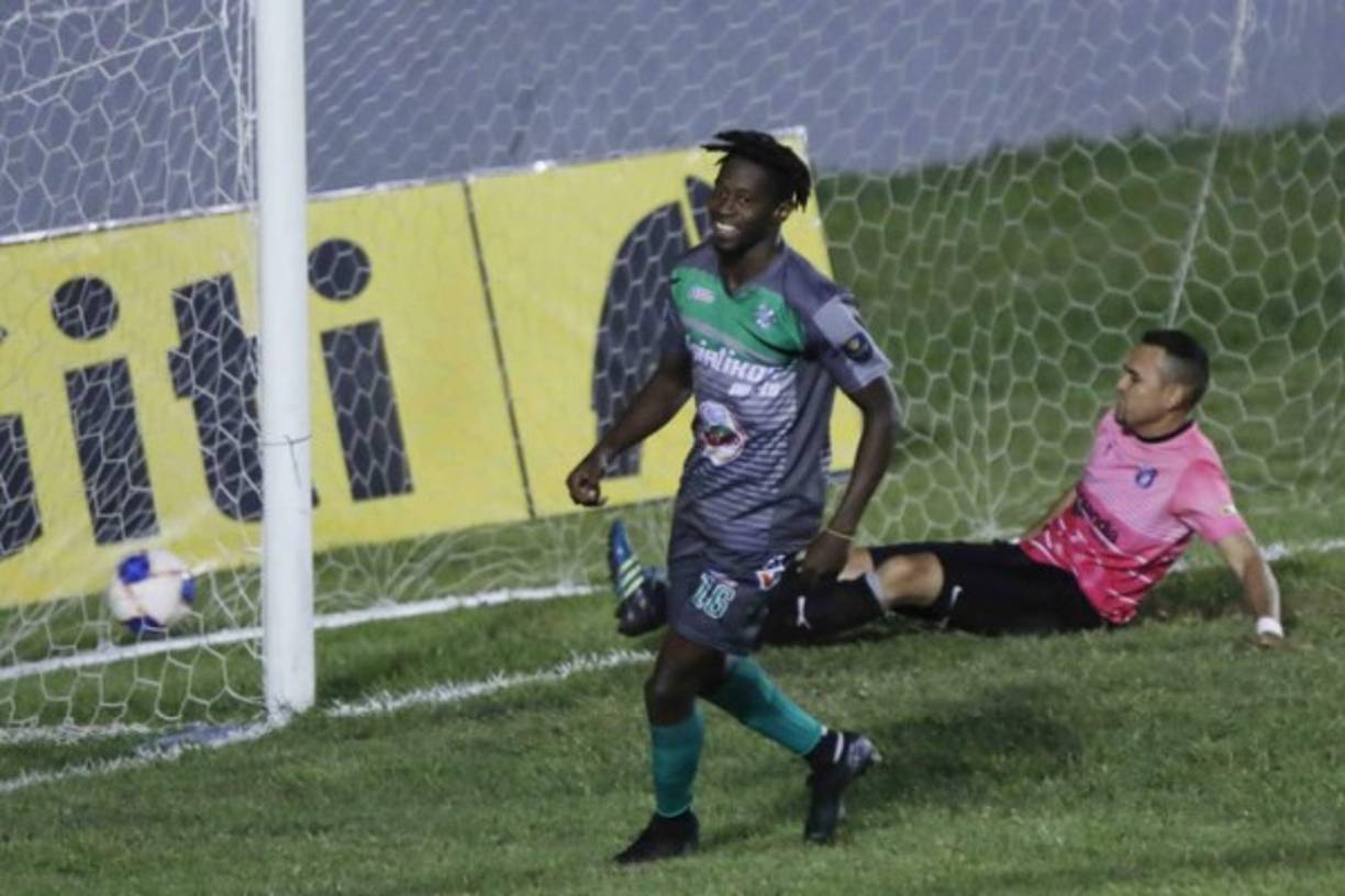 Carlos Bernárdez: El goleador del Platense no se ha presentado al inicio de pretemporada del cuadro escualo por falta de pago. Además ha circulado que clubes como Marathón estarían interesados en ficharle; el atacante todavía tiene seis meses de contrato con el club porteño.