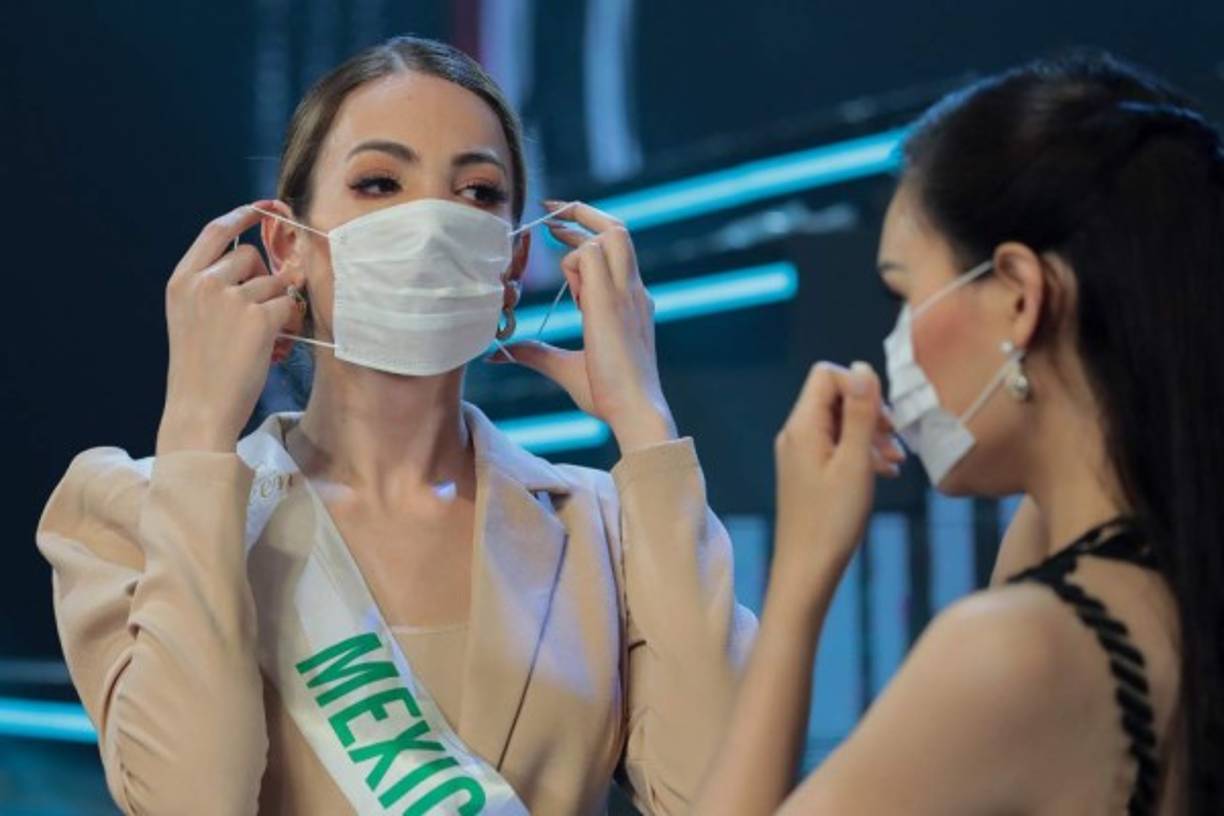 El primer premio incluyó 450,000 bat (unos 14,300 dólares o 12,700 euros) y regalos, mientras que el resto de los premios, incluidos los de Miss Fotogénica o Miss Traje Nacional, entre otros, fue de entre 20,000 y 125,000 bat (entre 630 dólares/560 euros y 3,900 dólares/3,500 euros).