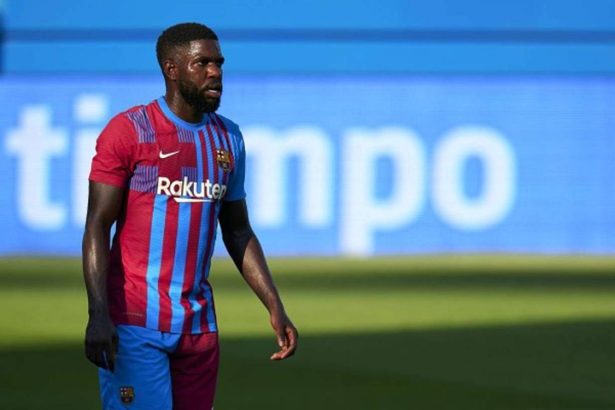 El futuro de Samuel Umtiti es uno de los grandes dolores de cabeza del FC Barcelona. Tras ser silbado en el partido del Trofeo Joan Gamper, el futbolista francés podría salir y ya tendría candidatos. Según informa el periodista especializado en el mercado Nicolò Schira, el Niza estaría muy interesado en hacerse con los servicios del central.<br/><br/>Mientras que en Portugal, el diario 'Record' asegura que el Bengica han pensado en el fichaje del central galo para sustituir al lesionado Jan Vertonghen.