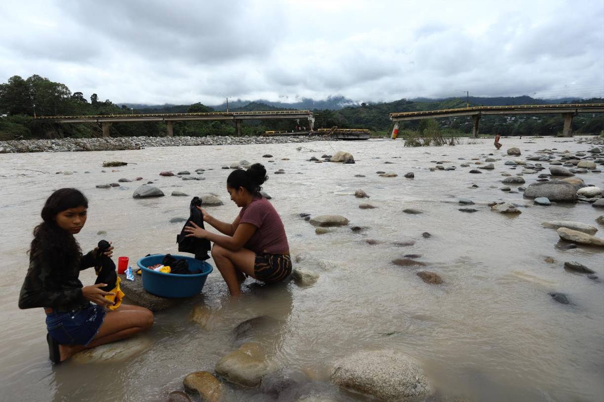 El Informe sobre Riesgos Globales 2024 del Foro Económico Mundial señaló a los fenómenos meteorológicos extremos y los cambios críticos en los sistemas terrestres como los problemas más grandes que enfrentará el mundo durante la próxima década. El puente Saopín de La Ceiba colapsó. 