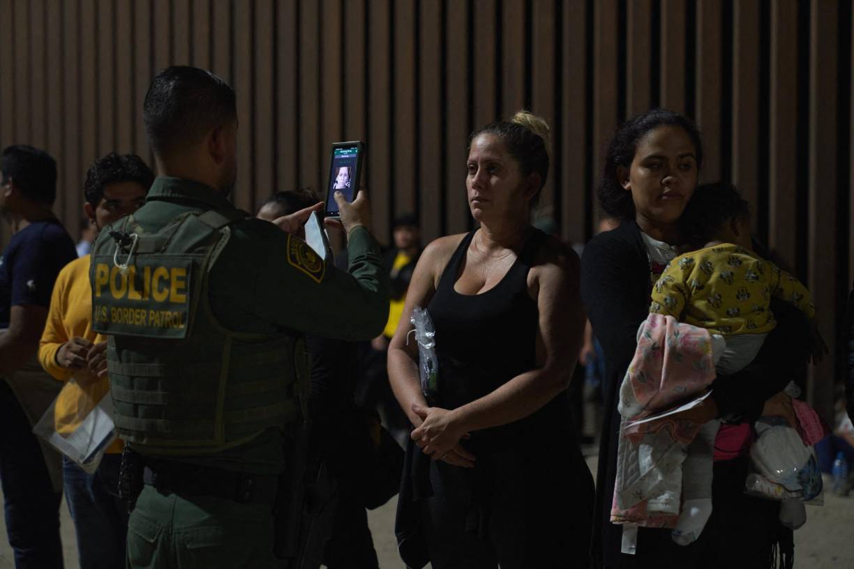 Las cifras de migración de México a Estados Unidos se han mantenido elevadas en meses recientes. 