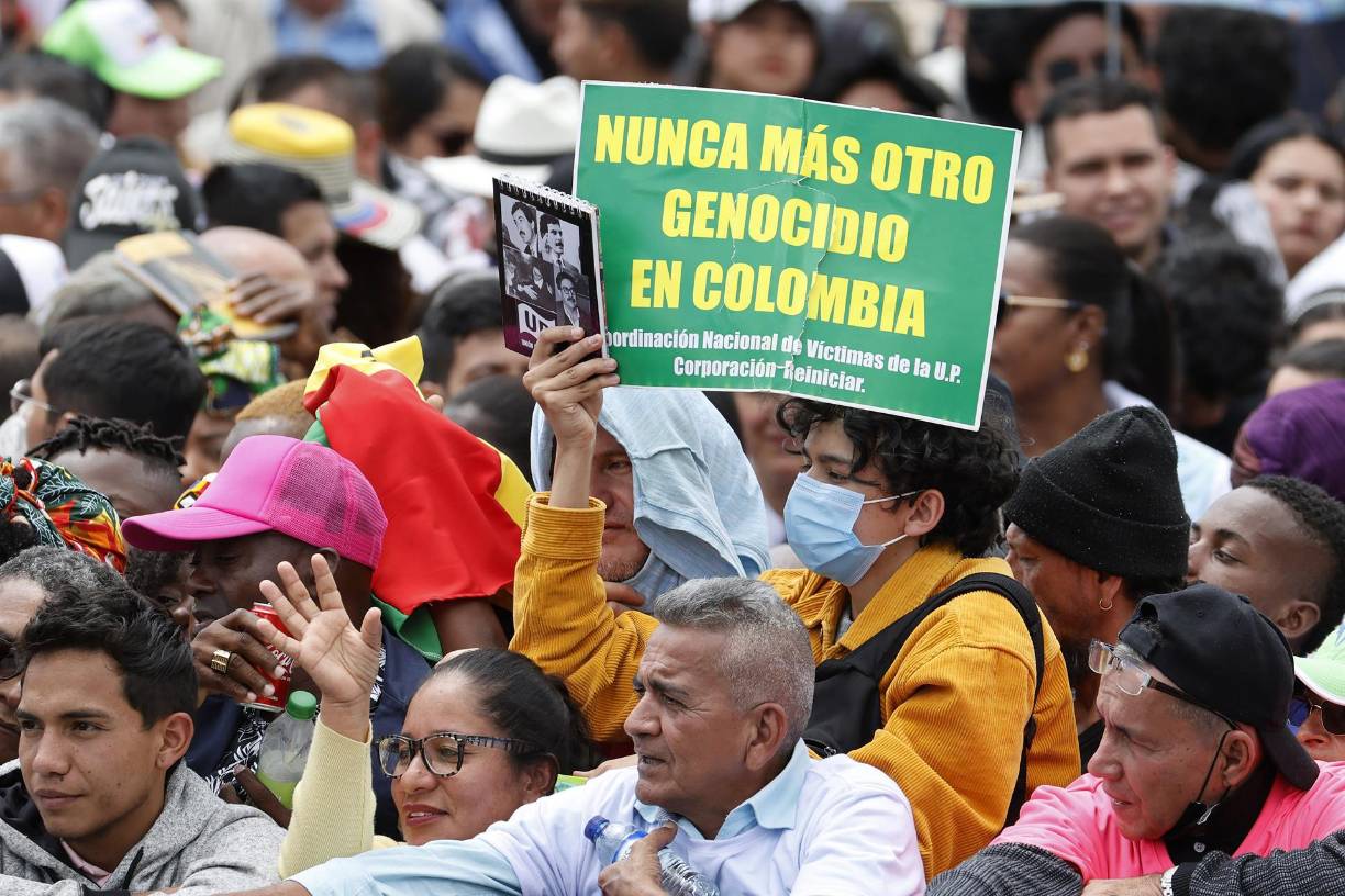Otro de los momentos históricos que vive Colombia es la llegada de la primera vicepresidenta afro al cargo, algo que ha dado esperanza a toda la comunidad negra, representada Márquez, una reconocida activista y defensora ambiental y de los derechos humanos.