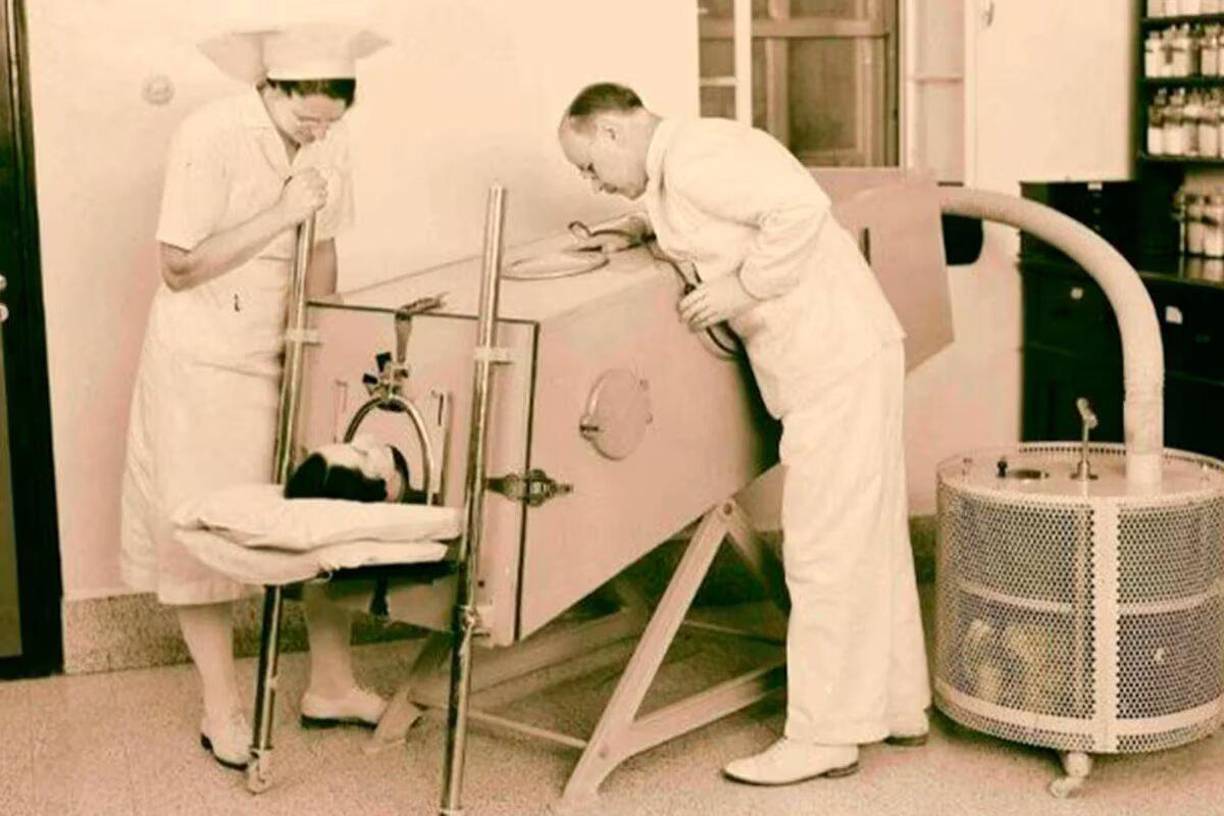 El comunicado publicado en su sitio web de recaudación de fondos anunció su fallecimiento y destacó la extraordinaria vida de Alexander: “Tras sobrevivir a la polio de niño, vivió más de 70 años dentro de un pulmón de acero. Durante este tiempo, Paul estudió en la universidad, se convirtió en abogado y publicó varios libros. Su historia viajó por todas partes, influyendo positivamente en personas de todo el mundo”.