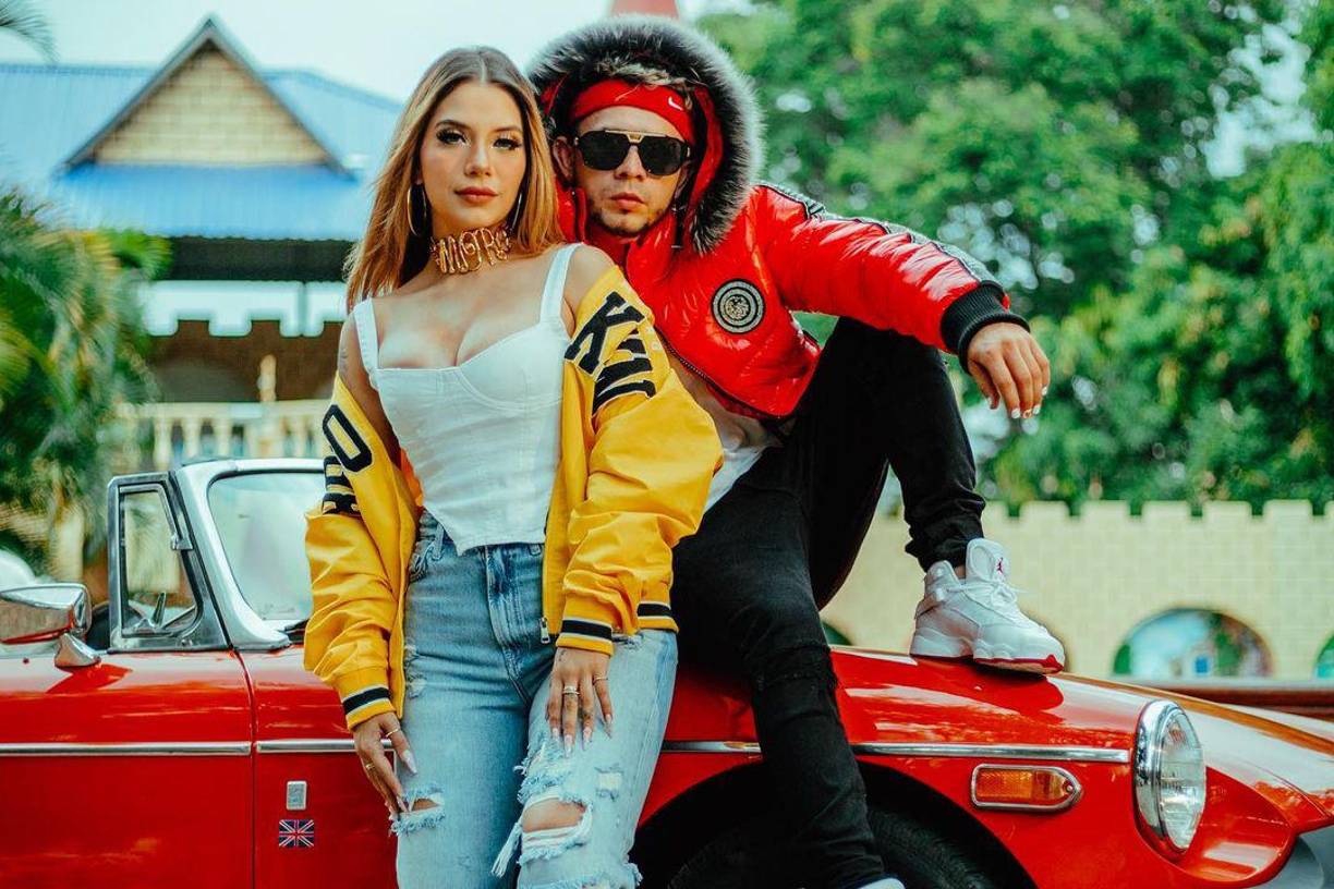 La modelo y presentadora Jennifer Funes y el cantante MR JC El del palabreo han compartido varias fotos en sus redes sociales para promocionar el nuevo proyecto musical del artista catracho.