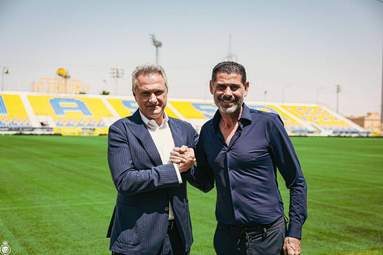 Esto se da luego del arribo del español a la Saudi Pro League, tras finiquitar su paso por las Chivas del Guadalajara logrando un subcampeonato en la Liga MX. Fernando Hierro quiere cumplir con los deseos de CR7.