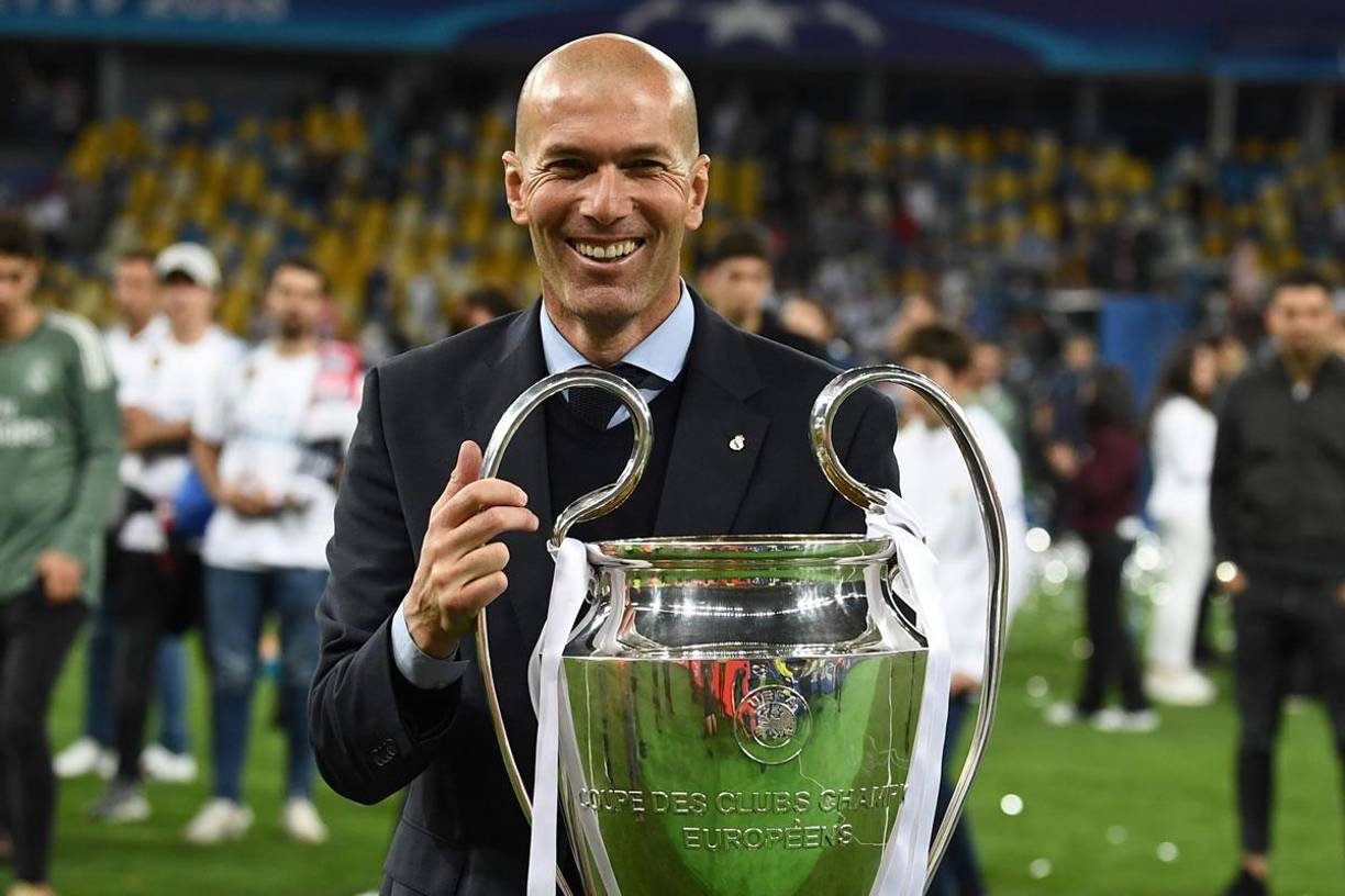 Zinedine Zidane - El entrenador francés está sin trabajo desde junio de 2021. Su último equipo fue Real Madrid, con el que ganó Champions League como jugador y técnico.