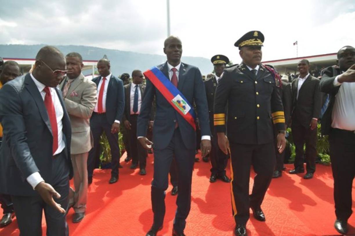 Las ceremonias tuvieron lugar en una plataforma principal que recuerda el palacio presidencial, una edificación centenaria que quedó destruida en el terremoto de 2010, en el que murieron más de 200.000 personas.