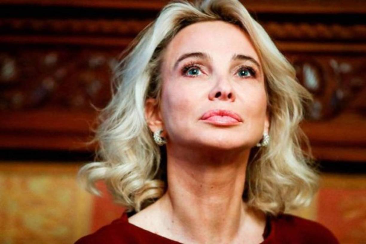 'Yo era madre soltera de dos niños. Así que nos encontrábamos en Madrid en una casita de campo dentro de la finca (del Pardo) y viajábamos juntos. El primer año fue más difícil porque yo estaba muy ocupada y él tenía una agenda completa, pero me llamaba hasta diez veces al día. Quiero decir, inmediatamente se convirtió en una relación muy fuerte, profunda y significativa', admitió.<br/>