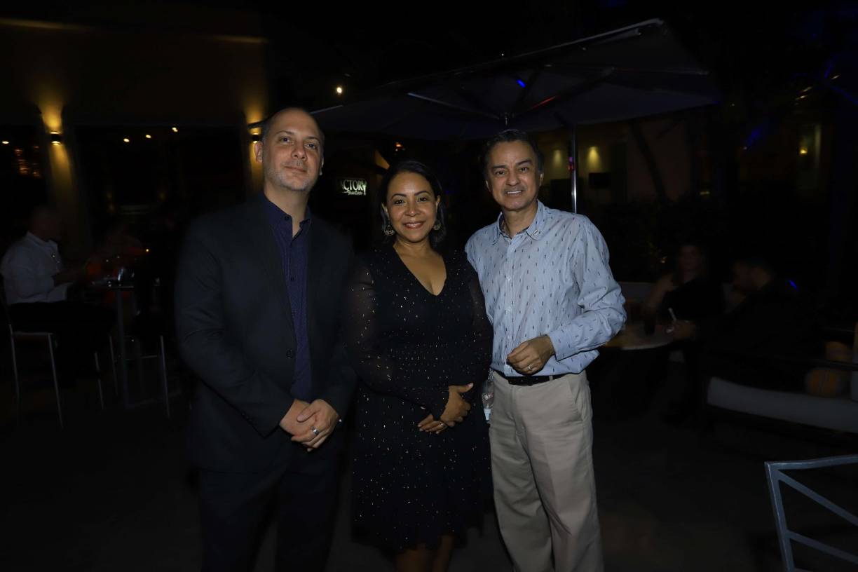 Henning Kretschmer, María Luisa Smith y Reynaldo García