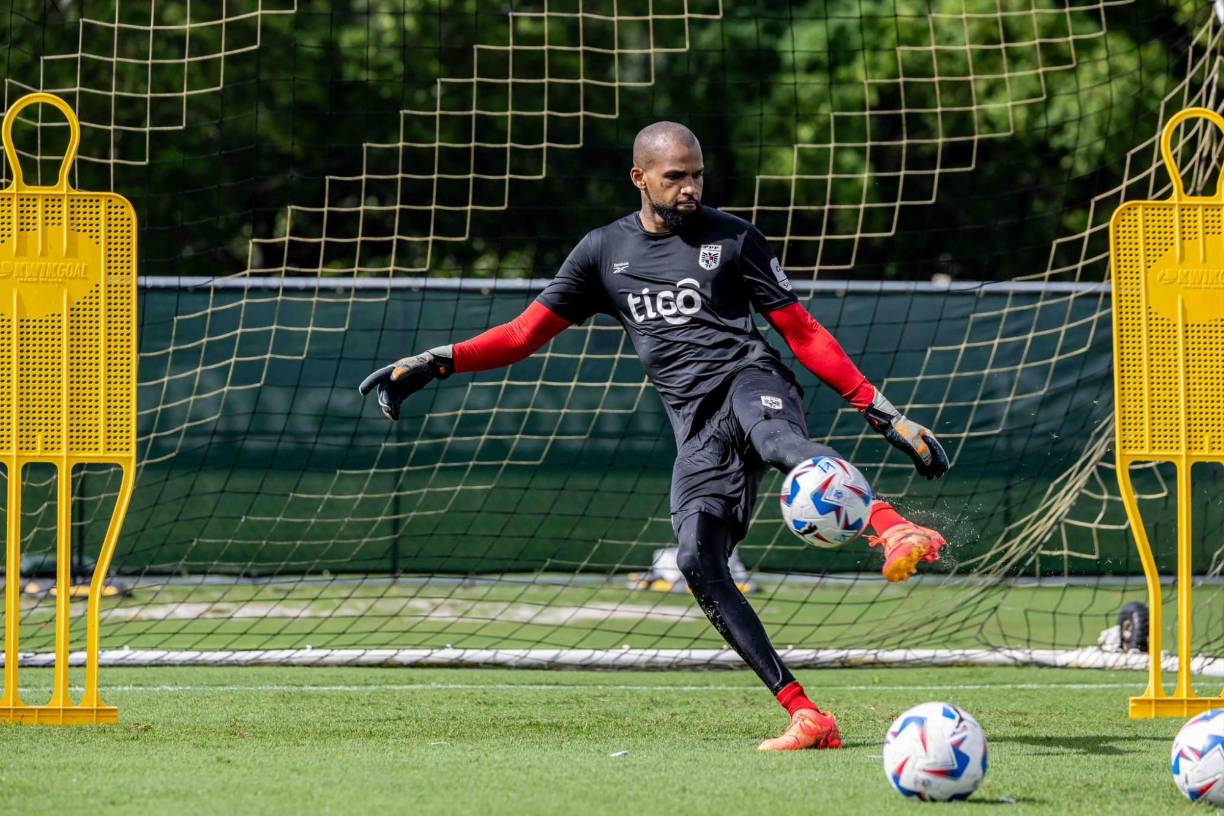 La Federación Panameña de Fútbol (Fepafut) informó que Cummings iba a ser el jugador llamado para reemplazar a Aníbal Godoy, quien sufrió una lesión de grado dos en el recto femoral izquierdo, en el amistoso del pasado domingo 16 de junio contra Paraguay.