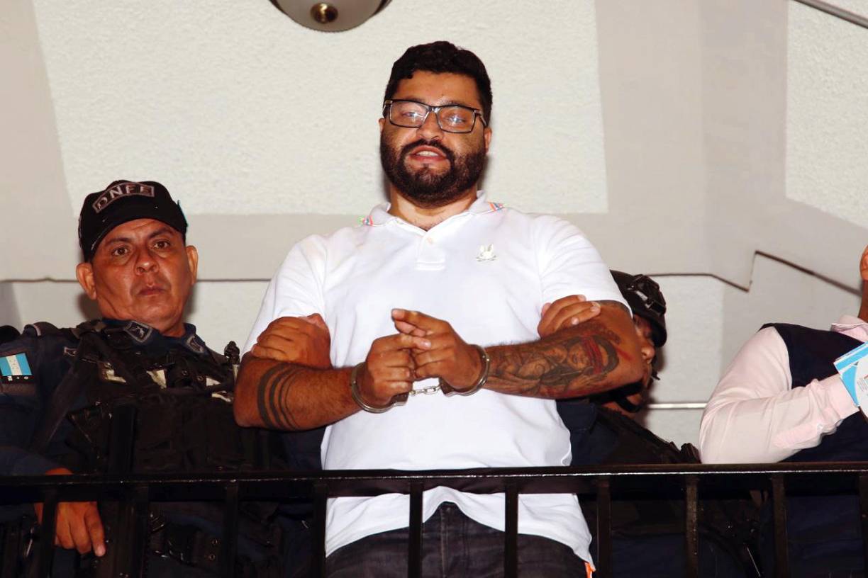 “El Ministerio Público no asistió a esta audiencia porque, inicialmente, ellos (la defensa y el imputado) querían un procedimiento abreviado por un delito que no es por el cual el Ministerio Público acusó al exjuez Vallecillo”, explicó el vocero del MP, Yuri Mora.