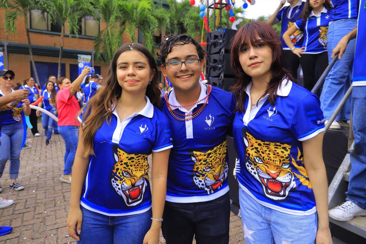 Valerie Barahona, Juan Diego Pacheco y Katya Triminio