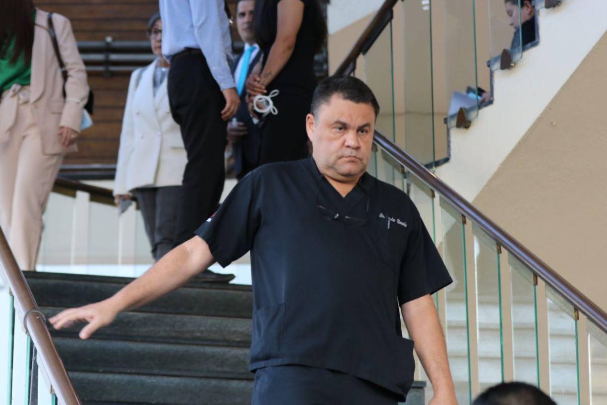 Colectivos de Libre gritan “vendidos” a diputados del PSH