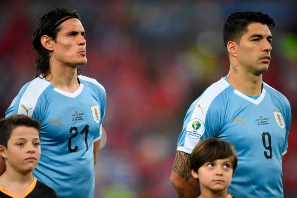 El Atlético de Madrid planea dar otro bombazo en el mercado. Tras fichar a Luis Suárez, el club rojiblanco quiere juntar al 'Pistolero' con su compatriota Edinson Cavani en el ataque. <br/><br/>Según TuttoMercato, Cavani está muy cerca de fichar por el equipo del 'Cholo' Simeone y Goal apunta que sería un año de contrato más otro prorrogable. De esta forma los colchoneros asaltarían definitivamente el mercado de fichajes y formarían una delantera uruguaya de ensueño: Luis Suárez y Edison Cavani.