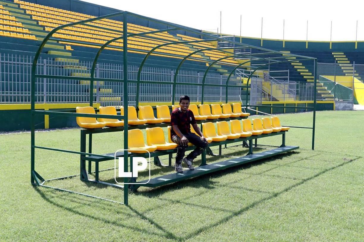 Así lucen los dugout para los entrenadores y jugadores suplentes. Le faltan detalles para terminar.