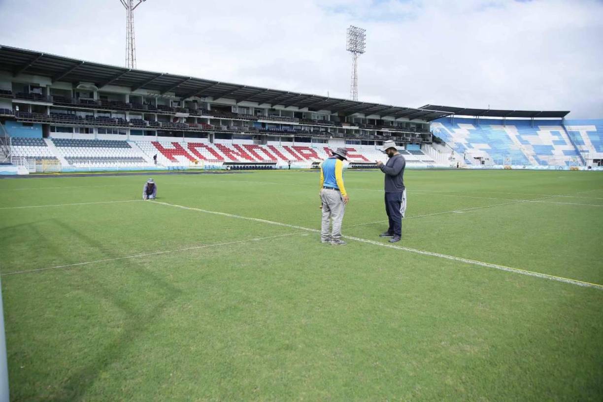 Para recibir a la selección de México, el Estadio Nacional Chelato Uclés se encuentra en óptimas condiciones.