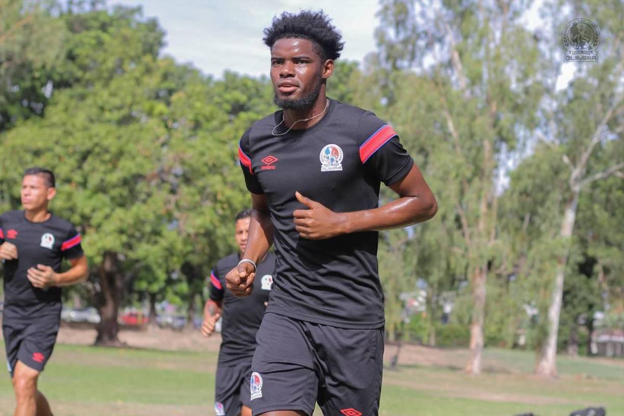 Defensa: Maylor Núñez.