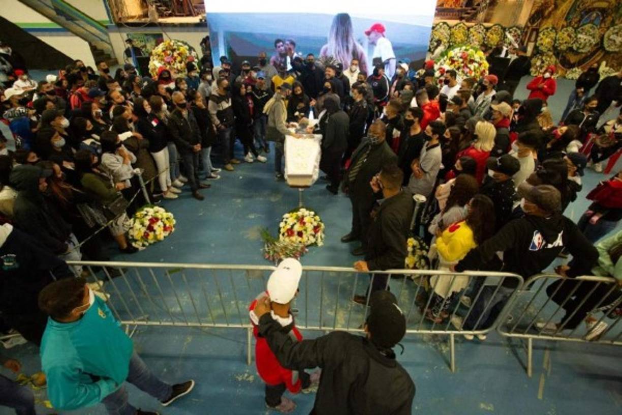 El velorio de MC Kevin tuvo lugar en la cancha de la escuela de samba Vila Maria, al norte de San Pablo, el martes y fue multitudinario. Foto cortesía Brazil News