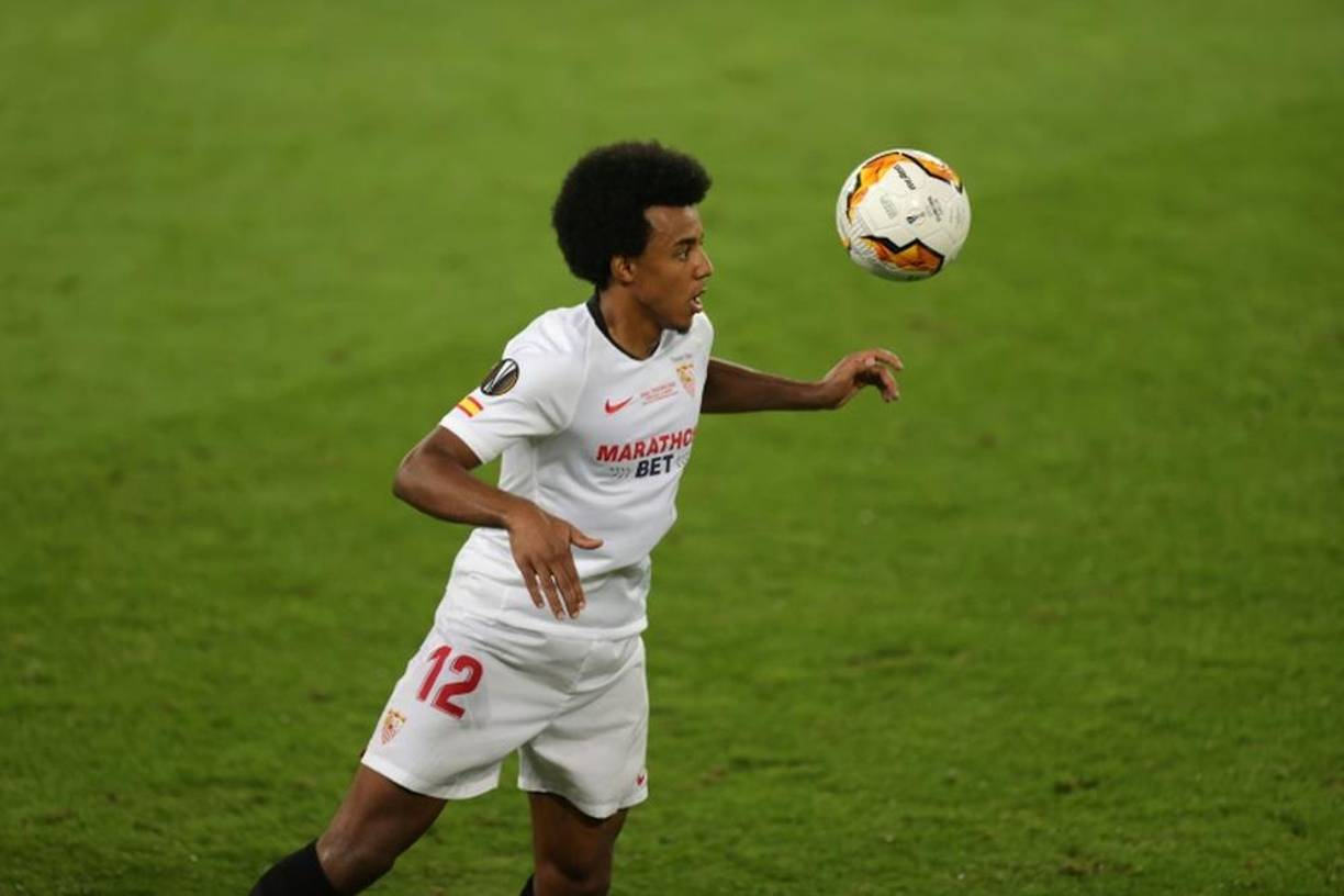 Jules Koundé: Defensor francés que destaca en el Sevilla y apare en la lista de los jugadores que podrían llegar al Barcelona.