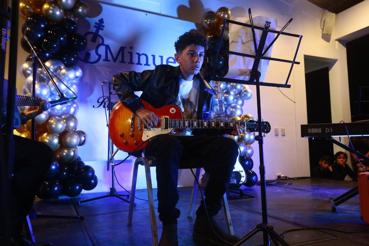 La academia artística está ubicada en la Colonia Santa Mónica de SPS; puede seguirlos en sus redes sociales como: @<a rel="nofollow" href="https://m.facebook.com/profile.php?id=100092844174900&amp;locale2=hi_IN&amp;_rdr">Minuetto_music</a>.