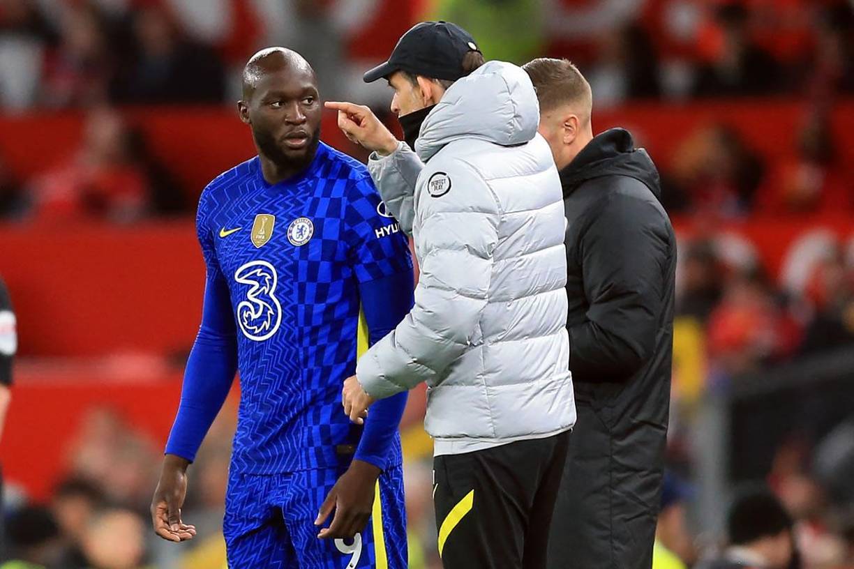 Romelu Lukaku podría no salir del Chelsea este verano. A pesar de su complicada temporada y de sus ganas de irse a otros equipos, Thomas Tuchel ha comentado que hay que creer en el belga y que espera que se quede para ser importante en el equipo inglés. “Quiero que Lukaku sea una parte importante del equipo. Ahora mismo, es una parte muy importante de la plantilla la próxima temporada. No hay jugadores a punto de irse porque simplemente no se puede”.