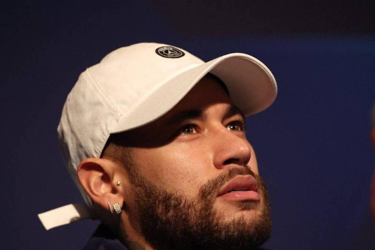 En dicha plataforma, le muestra a sus seguidores una de sus pasiones habituales, una de ellas: apostar al póquer de manera online.