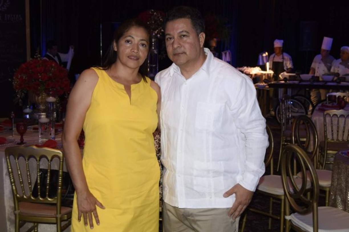 Marglendis Villatoro y Napoleón Díaz.