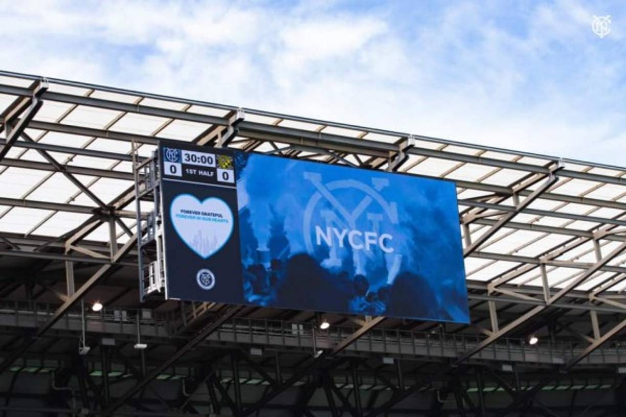 <br/>Según ESPN, además de las temporadas en el Manchester City, el cuadro inglés le ofrece a Messi que juegue dos años en el New York City de la MLS de Estados Unidos.