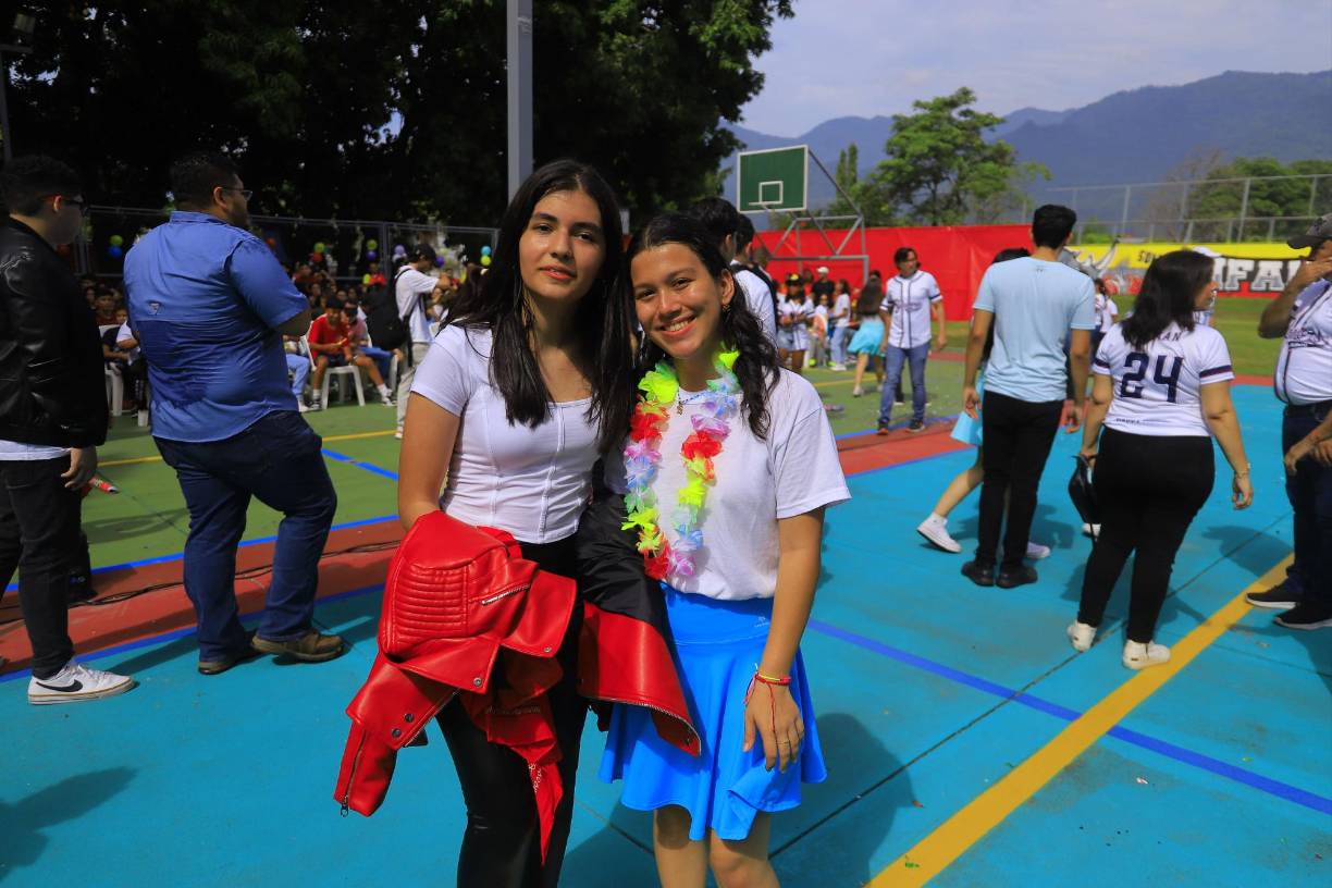 El Instituto Bilingüe Happy New Dawn celebra la entrada de sus estudiantes de último año