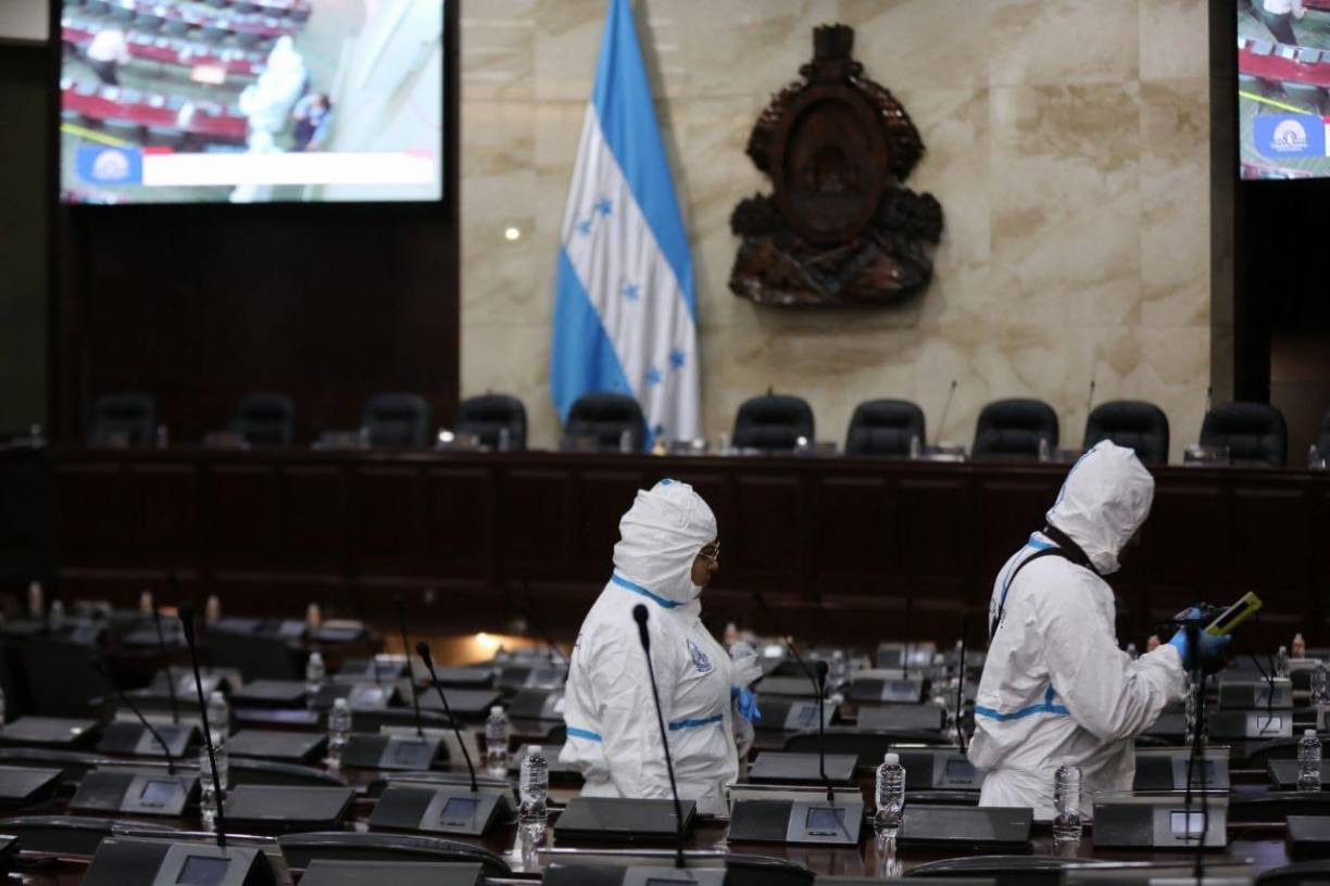 DPI busca explosivos en el Congreso Nacional por denuncia de terrorismo