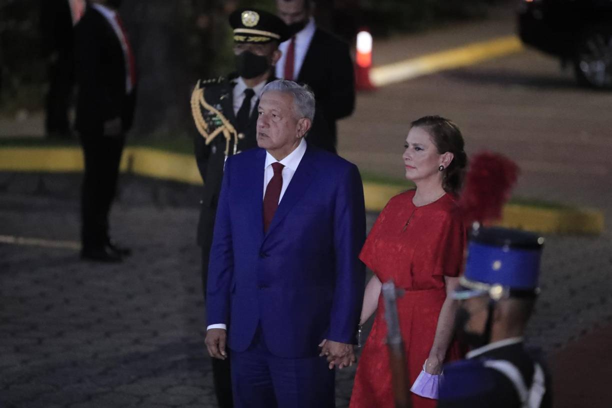 Xiomara Castro atribuye a “difíciles condiciones” en la región la migración a EEUU