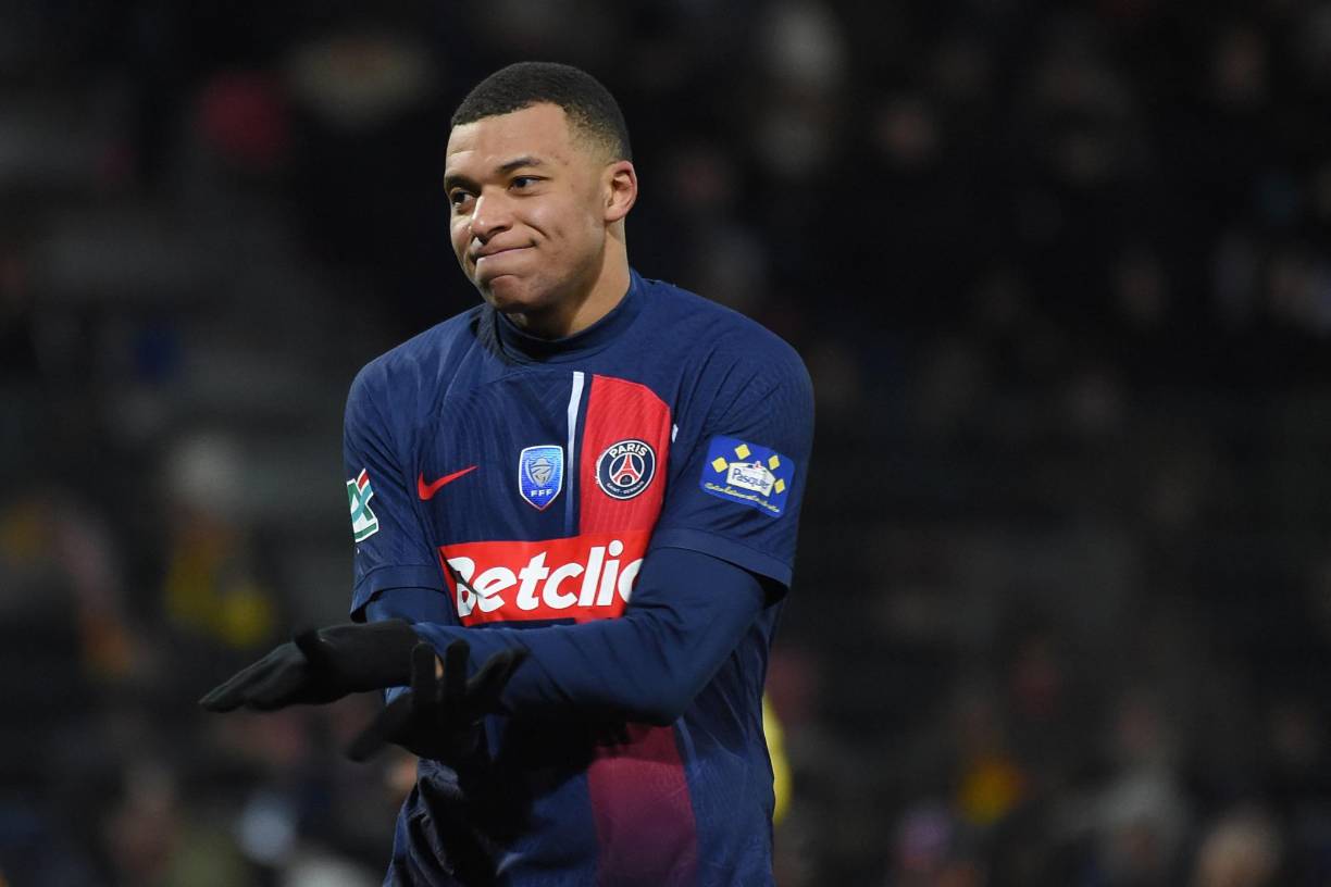 Desde Francia, el portal Sports Zone, garantiza que los agentes de Kylian Mbappé ya llegaron a un principio de acuerdo con el Real Madrid para que el francés se vista de blanco a partir del siguiente curso. Este medio explica que el delantero llegará con la carta de libertad y que en el Bernabéu le habrían ofrecido la ‘10’ de Modric, lo que supone la marcha del croata a final de temporada.