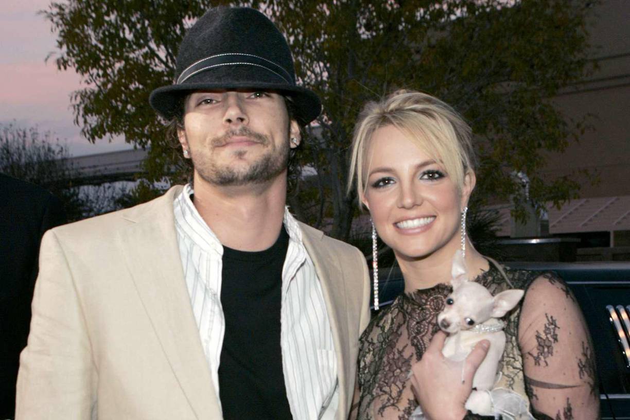 Recuerde que después de 17 años, este mes, Britney Spears dejó de darle manutención a su ex esposo, Kevin Federline. Y es que, con la mayoría de edad de sus dos hijos, Jayden y Sean Preston, ahora las responsabilidades de ese tipo quedarían de lado, por lo que únicamente se estaría concentrando en que su familia pueda volver a estar junta.
