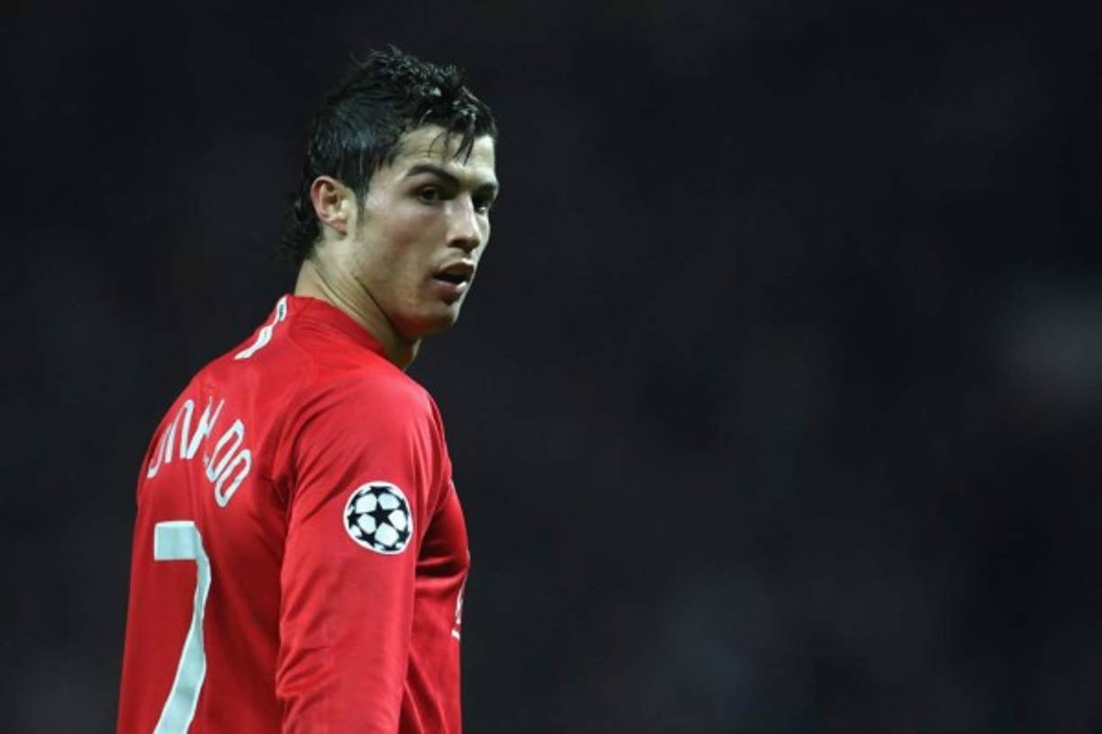 En 2007, Cristiano Ronaldo estuvo implicado en un escándalo. Las escorts Tyese Cunningham y Gemma Storey revelaron que el luso participó en una orgía junto a otros futbolistas del Manchester United, el equipo en el que militaba entonces CR7.
