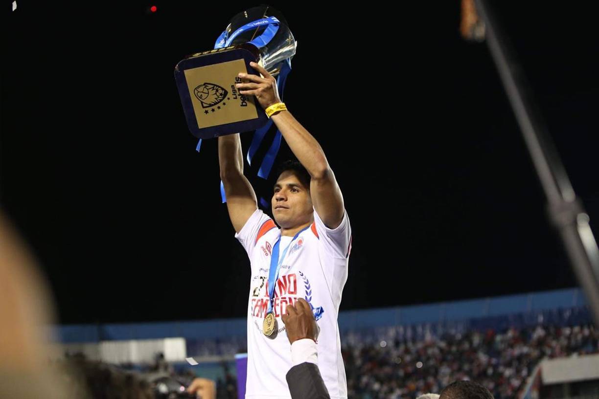 Carlos Pineda es titular indiscutible en el esquema de Pedro Troglio y sumó un nuevo tricampeonato con la camiseta merengue.
