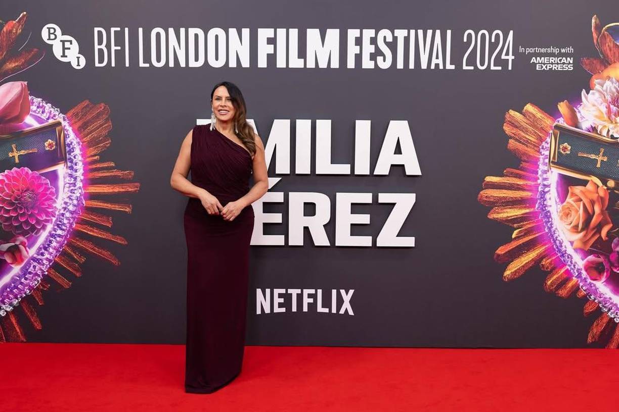 Karla Sofía Gascón ha demostrado ser una actriz de gran talento y valentía, rompiendo barreras y abriendo caminos para la comunidad trans en la industria del entretenimiento. Su trayectoria es un testimonio de perseverancia y dedicación, y su impacto en el cine y la sociedad continúa creciendo.