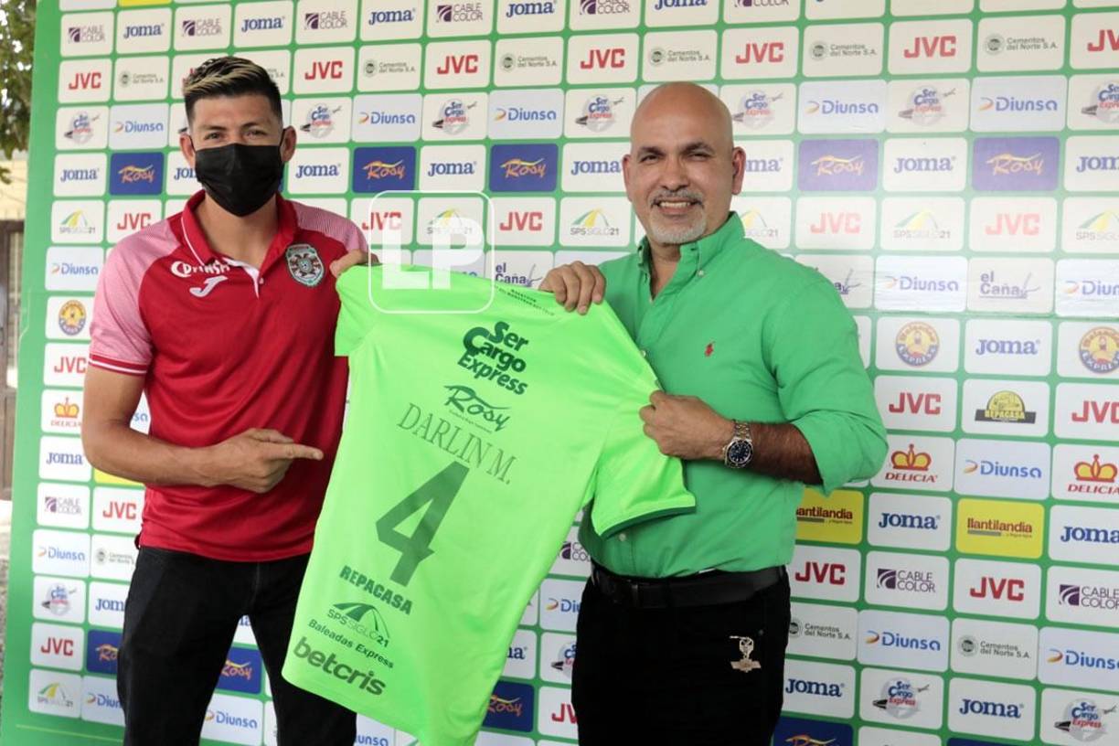 Orinson Amaya presentó a Francisco Martínez ante los medios. El mediocampista usará el dorsal 4 y en su espalda llevara el nombre de “Darlin M”.