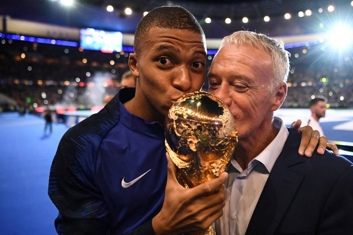 El fútbol Kylian Mbappé y la ministra Oudéa-Castéra, entre otros muchos, criticaron las declaraciones de Le Graët, que pidió el lunes disculpas por sus “palabras desafortunadas” sobre Zidane.