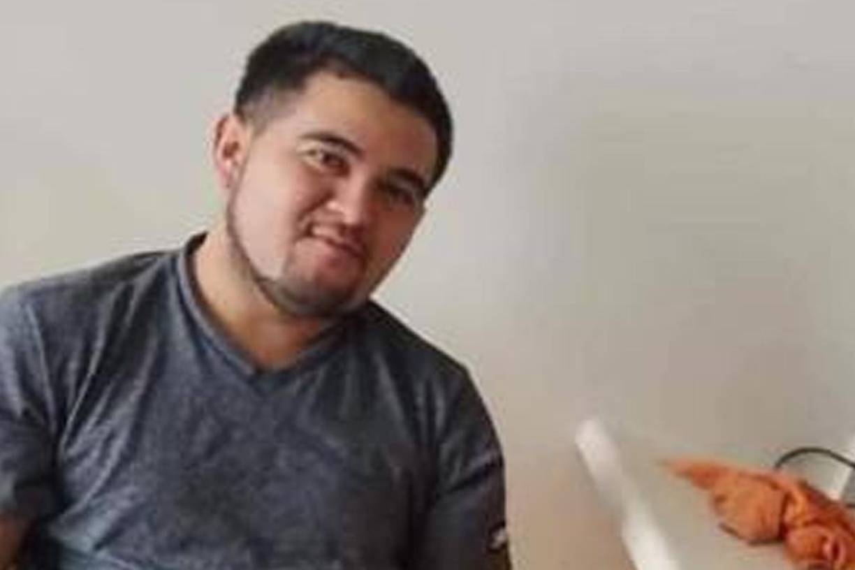 El hondureño <a href="https://www.laprensa.hn/fotogalerias/mundo/hondureno-muere-accidente-cuando-regresaba-trabajar-estados-unidos-honduras-AH13508833#image-1">Deivin Roney Soto Baires</a>, quien era originario de la aldea Quebrada Amarilla, San Luis, Comayagua, perdió la vida el 16 de mayo de 2023 en un accidente en la autopista 191 en la milla 71 de Montana, Estados Unidos.