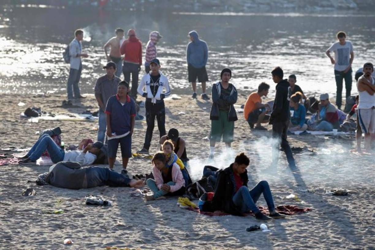 Indicó que vigilarán el tránsito pacífico y los derechos humanos de los migrantes, pero también dijo que el Senado mexicano 'no aceptará que se viole el tránsito de personas, pero sí pugnará porque se cuide el orden jurídico en las fronteras para el ingreso'.