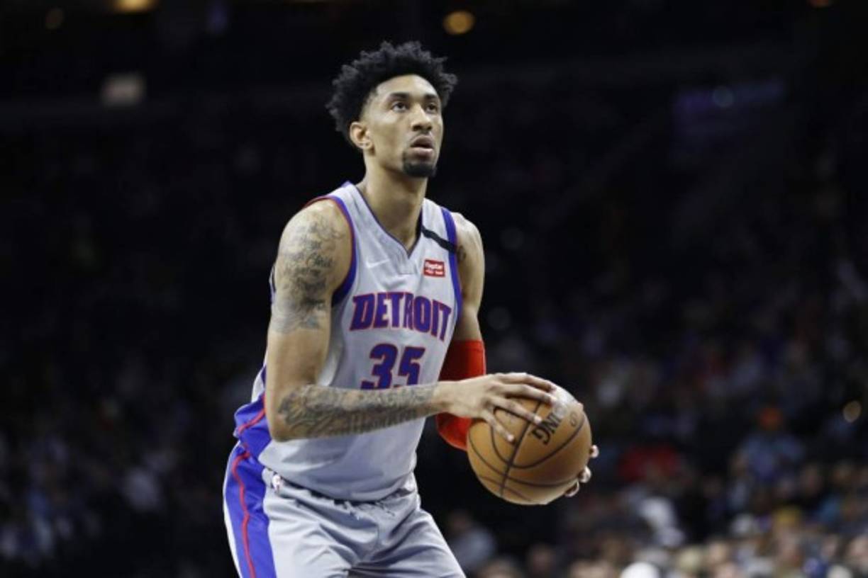 El COVID-19 también irrumpió en la liga de baloncesto estadounidense NBA con al menos 10 contagiados. Entre los afectados están el ala-pívot de los Pistons de Detroit Christian Wood, el pívot francés Rudy Gobert, de los Jazz de Utah, quien fue muy criticado por burlarse de la enfermedad antes de contagiarse, y su compañero Donovan Mitchell, también dieron positivo.