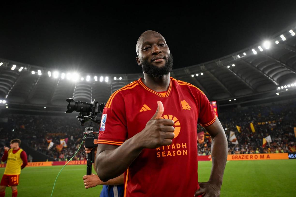 El Chelsea no está interesado en intercambiar jugadores con el Napoli. Los italianos ofrecerían en la negociación a Victor Osimhen por el fichaje de Lukaku, que estuvo cedido en la Roma.