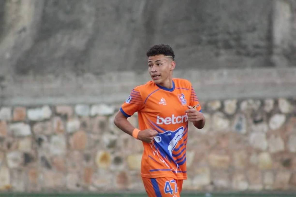 Luis Álvarez - El joven de 20 años, promesa de los Lobos de la UPN, habría despertado el interés de dos equipos de la MLS, según Deportes TVC. Cincinnati y Real Salt Lake son los clubes que han puesto su mirada en el hondureño, quien aseguró que “ellos (Real Salt Lake) están esperando que este torneo tenga minutos para que ellos me puedan contratrar”.