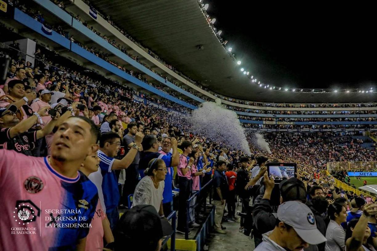 Un llenazo espectacular se registró en el estadio Cuscatlán durante el amistoso entre la Selección de El Salvador y el Inter Miami.