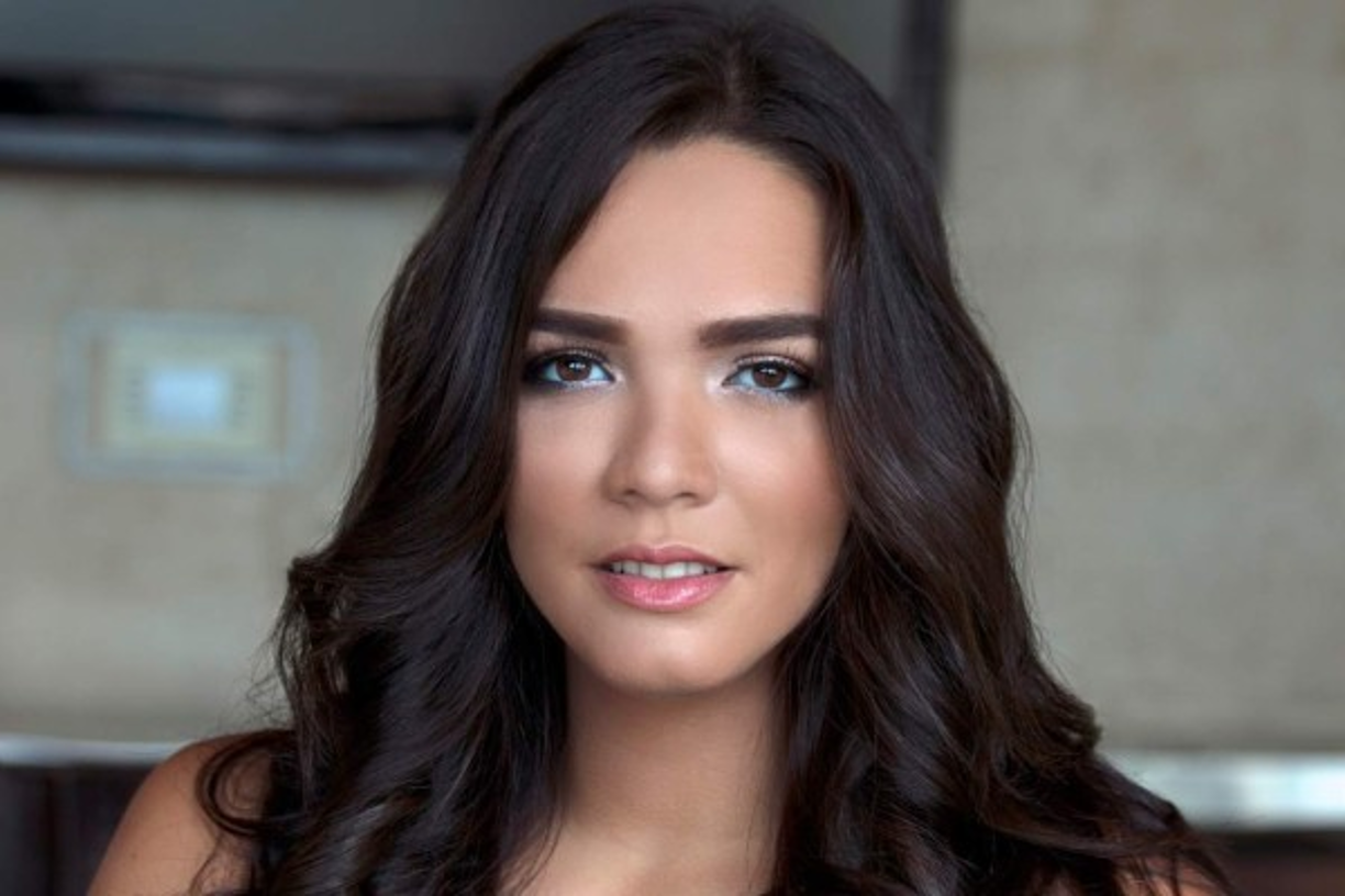 'La princesa de la televisión hondureña' inició su carrera en Televicentro. Se ha desempeñado en diversas áreas del periodismo, desde el espectáculo hasta el mundo del deporte.