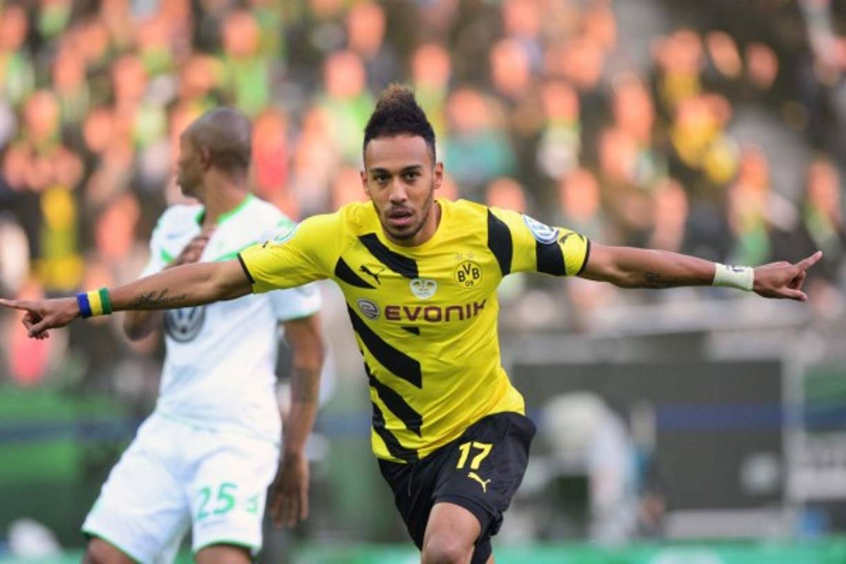 El fichaje de Pierre-Emerick Aubameyang no será tarea fácil para el Real Madrid. Pese a la voluntad tanto del club como del jugador de llegar a un acuerdo para el próximo verano, el Borussia Dortmund tiene mucho que decir en la operación. Concretamente en lo referido a su precio de salida, una cifra que podría marcar un antes y un después en la historia del mercado de fichajes, superando lo pagado por el francés Paul Pogba. Dicha cifra giraría cercana a los 150 millones de euros.