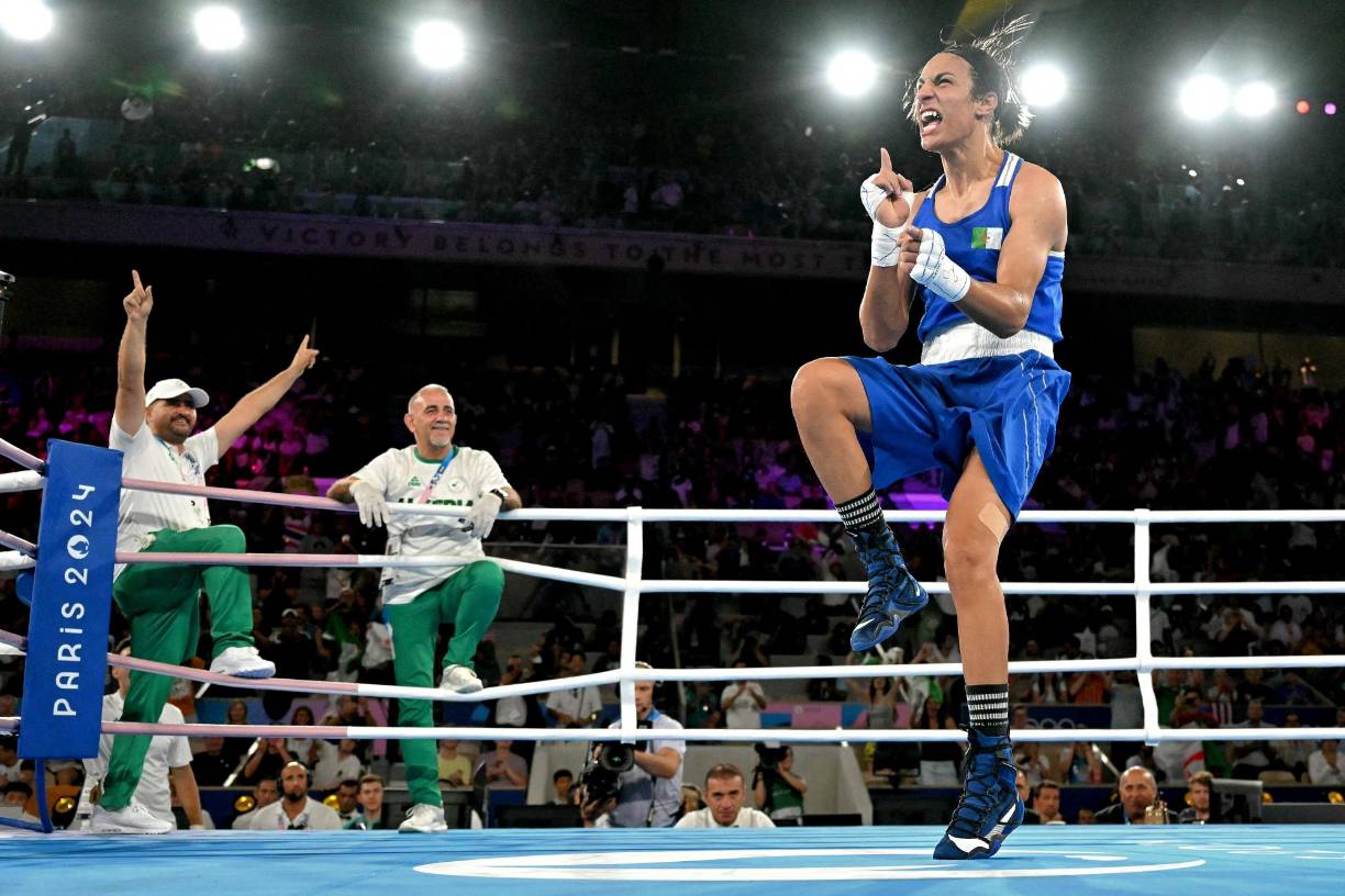 La controversia comenzó el año pasado, cuando Khelif y la boxeadora taiwanesa Lin Yu-Ting, también en la mira por la misma cuestión, habían sido descalificadas del Mundial femenino.
