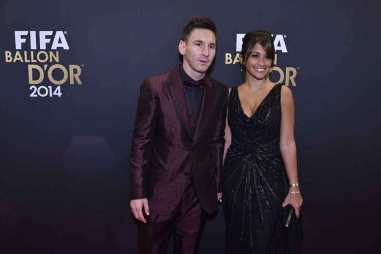 Messi llegó acompañado de su pareja Antonella.