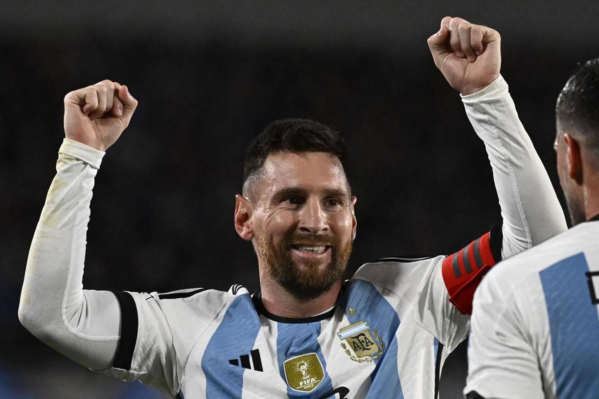 Con este gol, Messi alcanzó a su amigo y excompañero en el Barcelona, Luis Suárez, como los máximos goleadores históricos de las eliminatorias sudamericanas, ambos con 29 tantos.